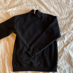 Lululemon turtleneck sweatshirt